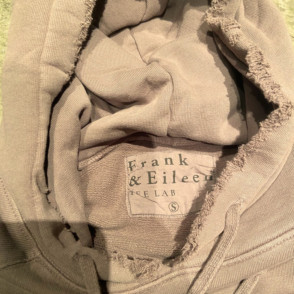 Small Frank and Eileen hoody in beautiful brownish color